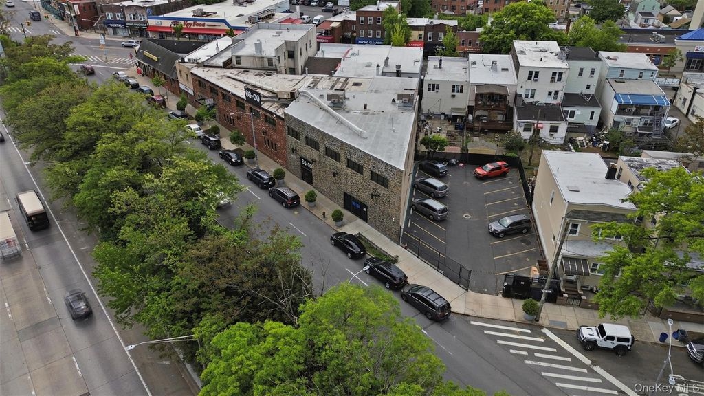 6600 Borden Avenue, Maspeth, NY 11378 — photo 3