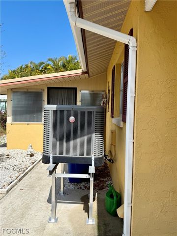 2963 Cussell DR, St James City, FL 33956