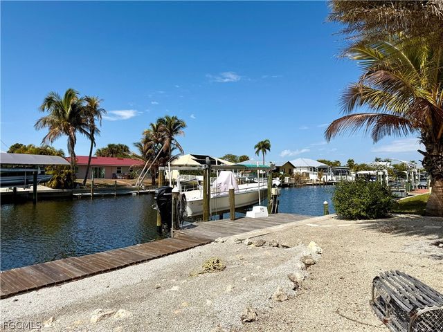 2963 Cussell DR, St James City, FL 33956