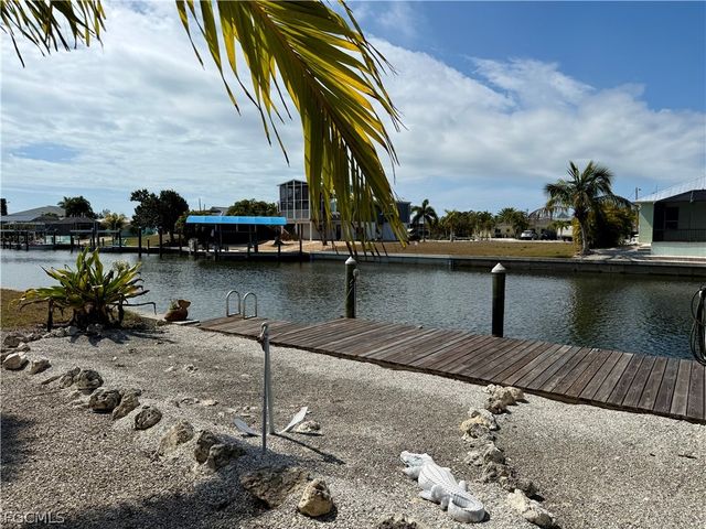 2963 Cussell DR, St James City, FL 33956