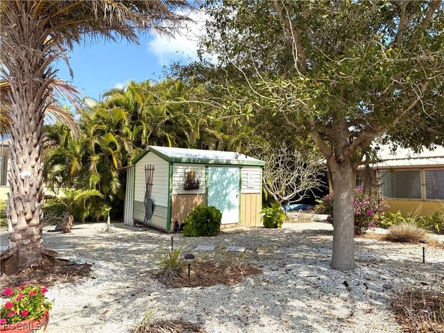 2963 Cussell DR, St James City, FL 33956