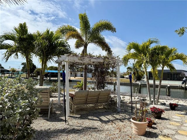 2963 Cussell DR, St James City, FL 33956