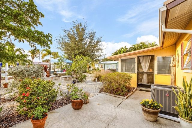 2963 Cussell DR, St James City, FL 33956