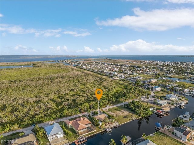 2963 Cussell DR, St James City, FL 33956