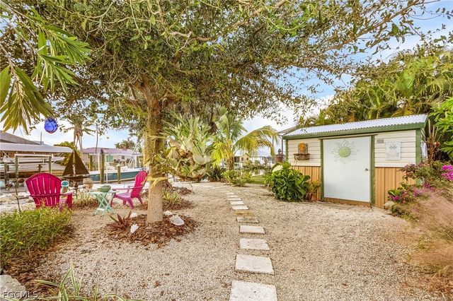 2963 Cussell DR, St James City, FL 33956