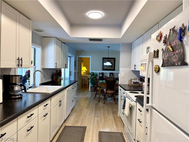 2963 Cussell DR, St James City, FL 33956