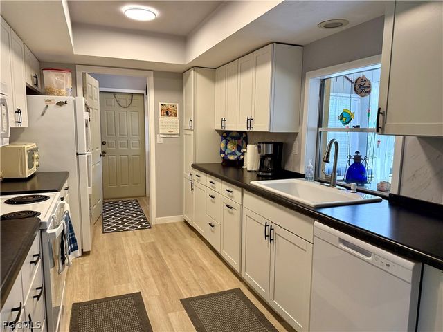 2963 Cussell DR, St James City, FL 33956