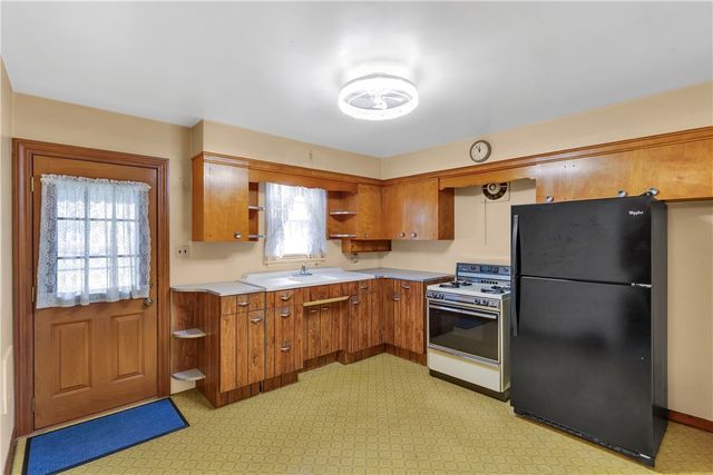 519 Ocala St, East Mckeesport, PA 15035