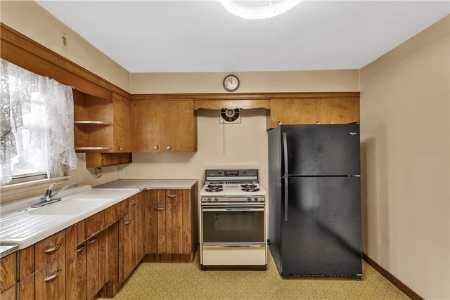 519 Ocala St, East Mckeesport, PA 15035