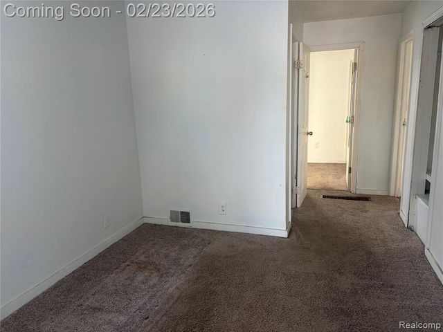 95 W Beverly Avenue, Pontiac, MI 48340