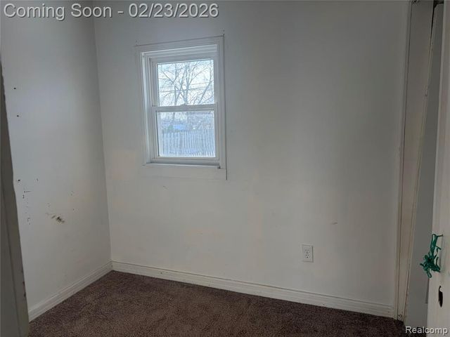 95 W Beverly Avenue, Pontiac, MI 48340