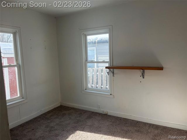 95 W Beverly Avenue, Pontiac, MI 48340