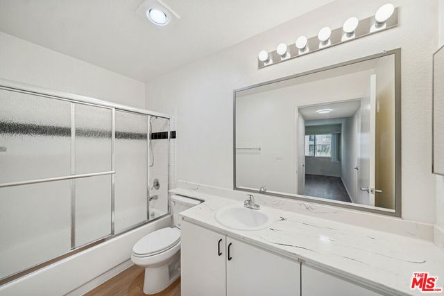 870 Crenshaw Boulevard 204, Los Angeles, CA 90005