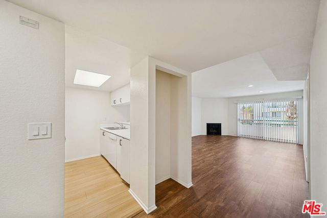 870 Crenshaw Boulevard 204, Los Angeles, CA 90005