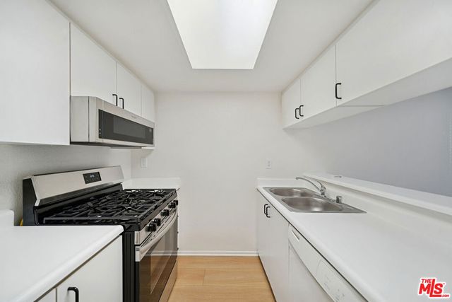 870 Crenshaw Boulevard 204, Los Angeles, CA 90005