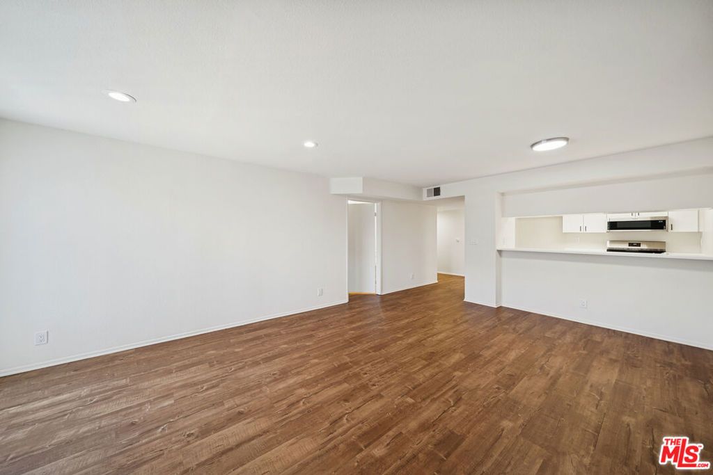 870 Crenshaw Boulevard 204, Los Angeles, CA 90005