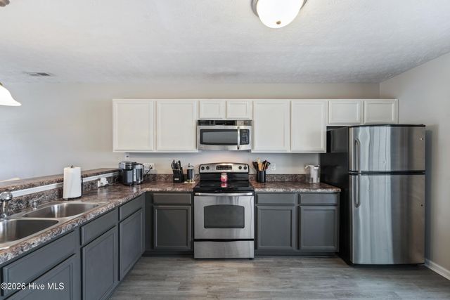 221 Glen Cannon Drive, Jacksonville, NC 28546