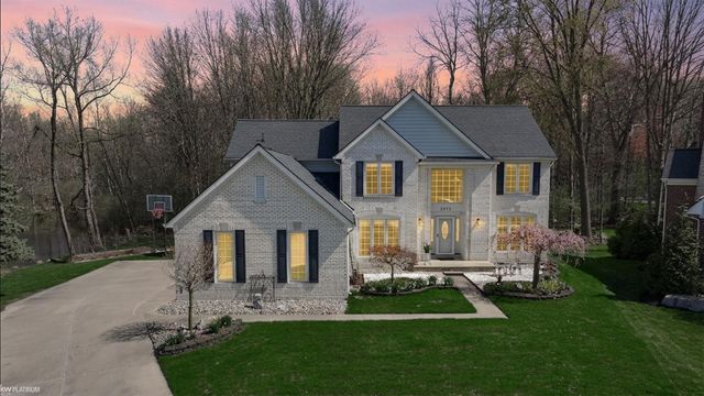3973 Winslow Drive, Auburn Hills, MI 48326