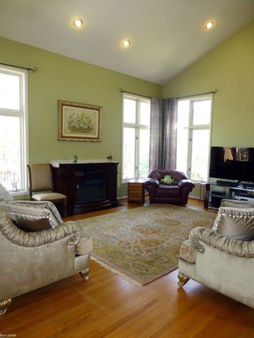 3973 Winslow Drive, Auburn Hills, MI 48326
