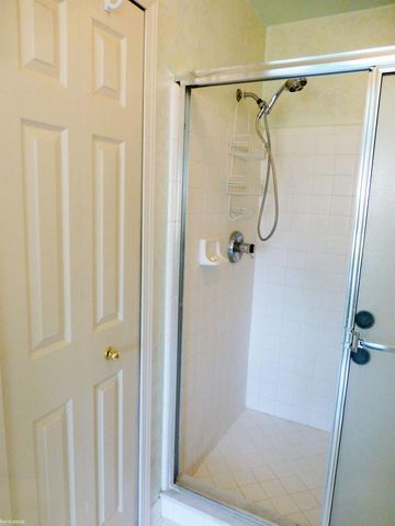 3973 Winslow Drive, Auburn Hills, MI 48326