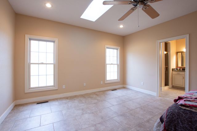 2393 E Valley Water Mill Road, Springfield, MO 65803