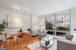 1260 21st St NW Apt 208, Washington, DC 20036