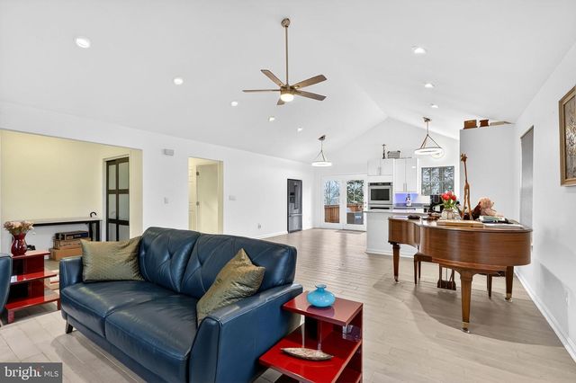 7011 FOX CHASE RD, New Market, MD 21774