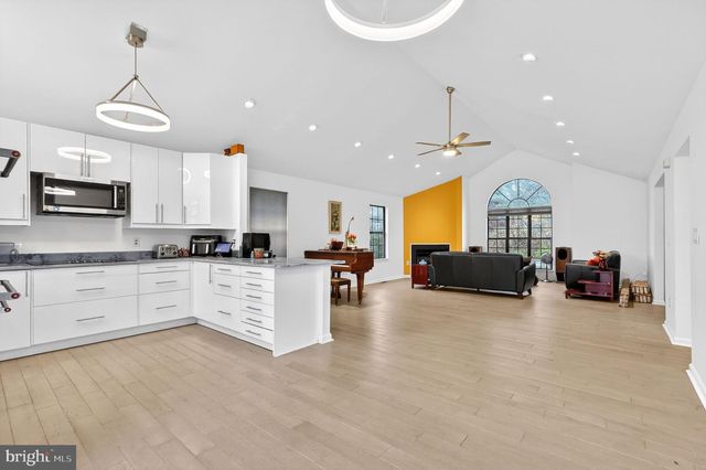 7011 FOX CHASE RD, New Market, MD 21774