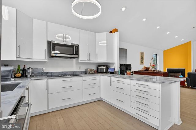 7011 FOX CHASE RD, New Market, MD 21774