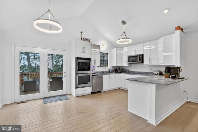 7011 FOX CHASE RD, New Market, MD 21774