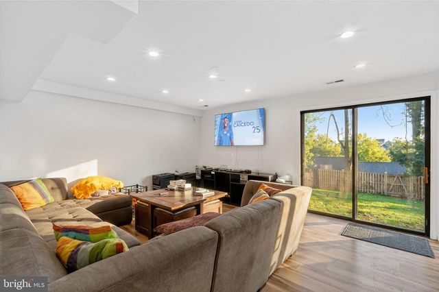 7011 FOX CHASE RD, New Market, MD 21774