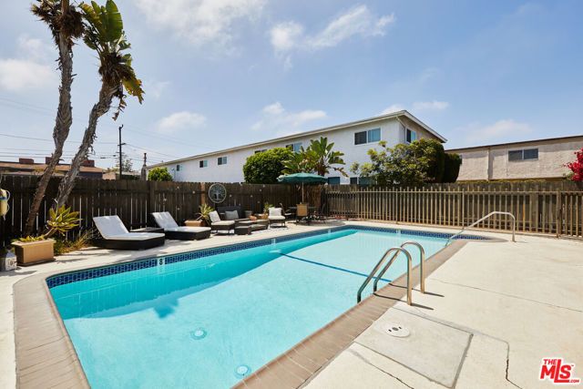 2636 Kansas Avenue 13, Santa Monica, CA 90404