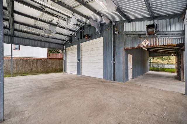 221 11th Street, San Leon, TX 77539