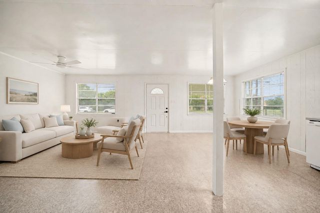 221 11th Street, San Leon, TX 77539