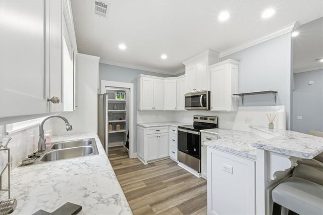 206 Sweetwater Blvd, Brunswick, GA 31525