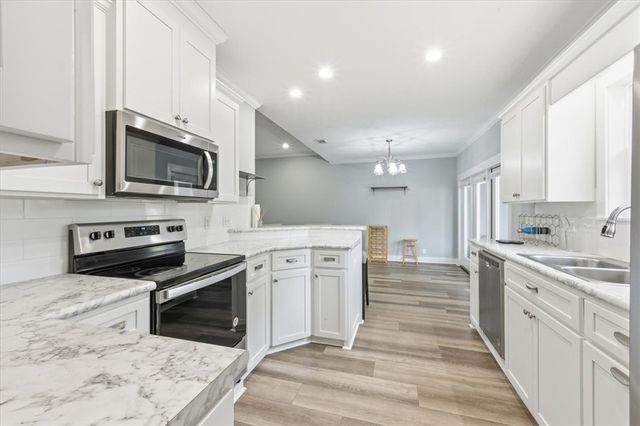 206 Sweetwater Blvd, Brunswick, GA 31525