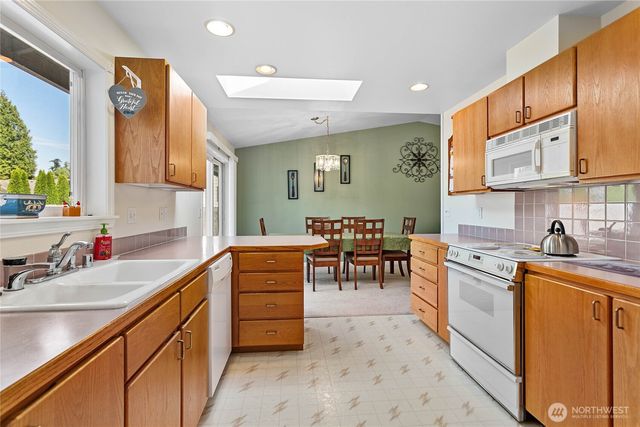 8163 Skeena Way, Blaine, WA 98230