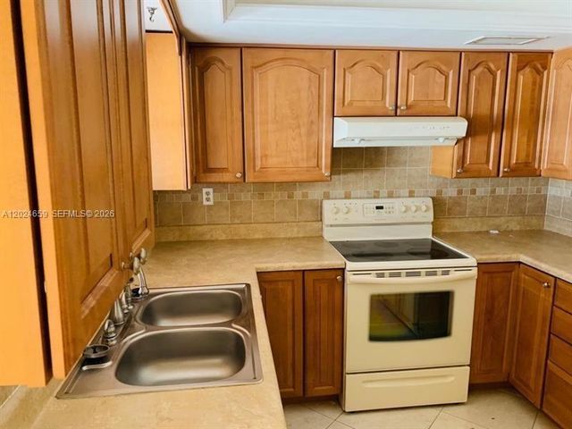 344 SW 1st St 9, Pompano Beach, FL 33060