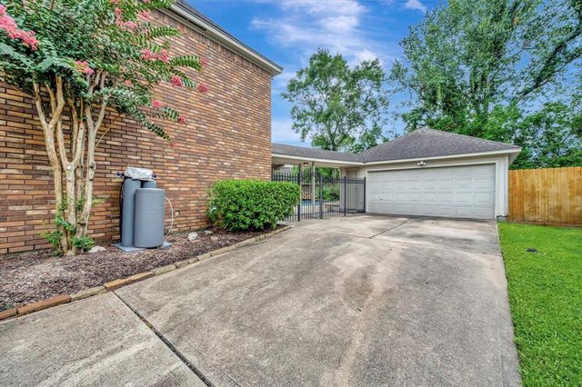 15514 Bay Forest Drive, Houston, TX 77062