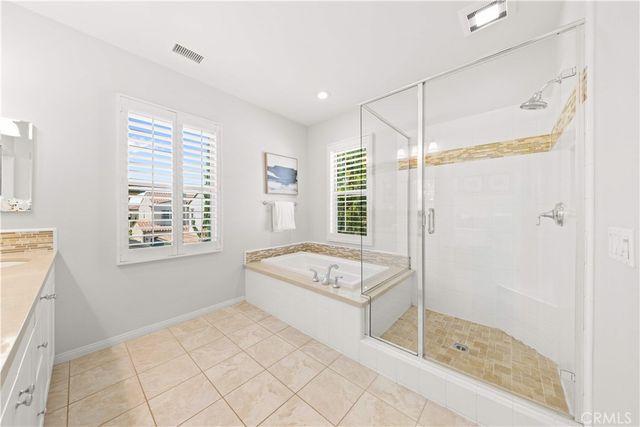 120 Pendant, Irvine, CA 92620