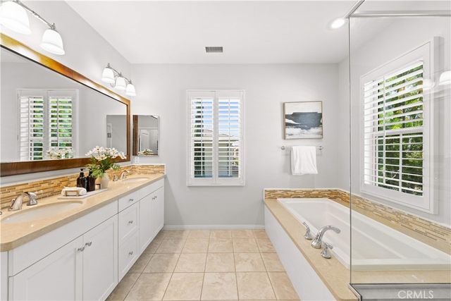 120 Pendant, Irvine, CA 92620