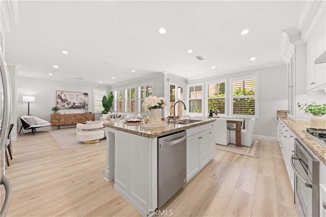 120 Pendant, Irvine, CA 92620