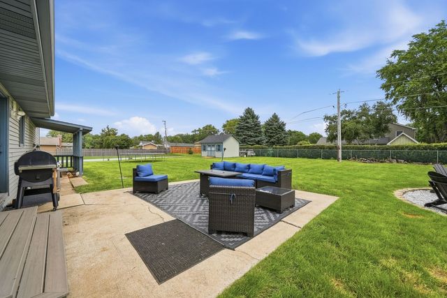 16123 S Peerless Drive, Plainfield, IL 60586