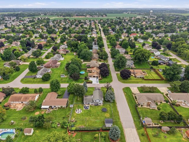 16123 S Peerless Drive, Plainfield, IL 60586