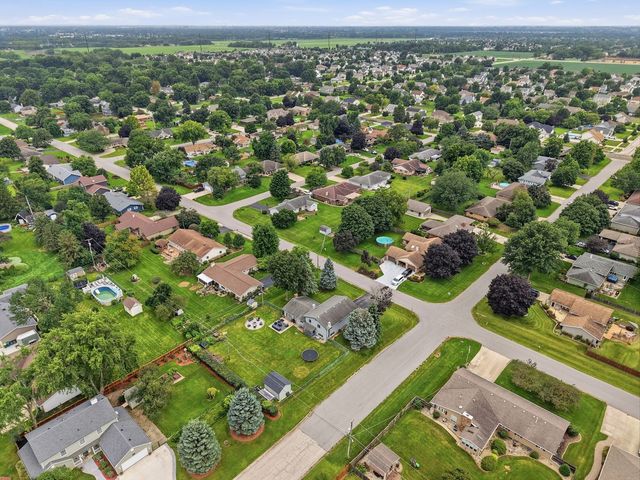 16123 S Peerless Drive, Plainfield, IL 60586
