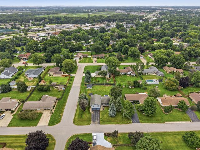 16123 S Peerless Drive, Plainfield, IL 60586