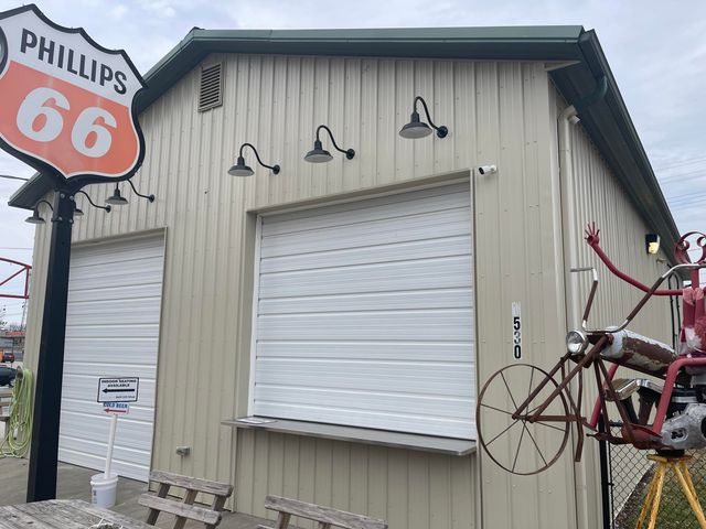 1530 E St Louis Street, Springfield, MO 65802