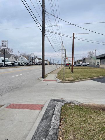 1530 E St Louis Street, Springfield, MO 65802