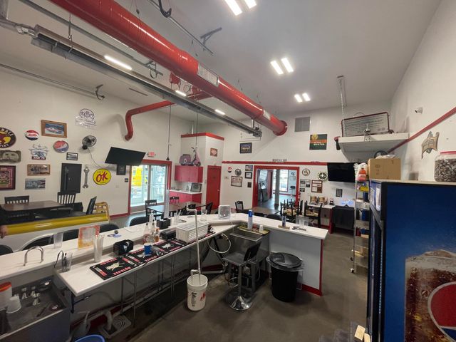 1530 E St Louis Street, Springfield, MO 65802