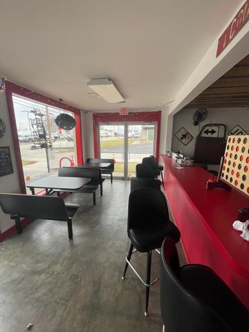 1530 E St Louis Street, Springfield, MO 65802